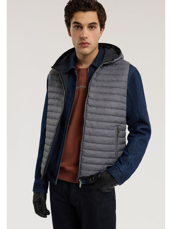 Trussardi Trussardi Kurtka puchowa F019M000028N0B3 Czarny Regular Fit