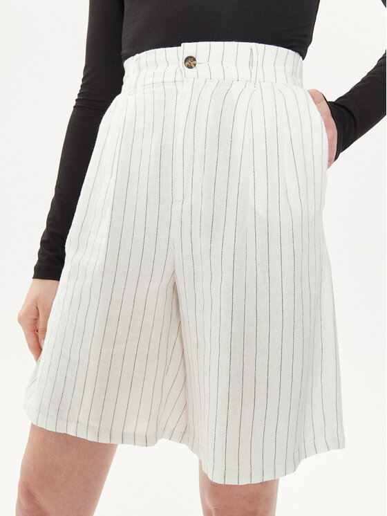 ONLY ONLY Bermudy Caro 15278792 Biały Loose Fit