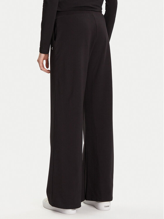 EA7 Emporio Armani EA7 Emporio Armani Spodnji del trenirke 7W000462 AF13135 UC001 Črna Relaxed Fit