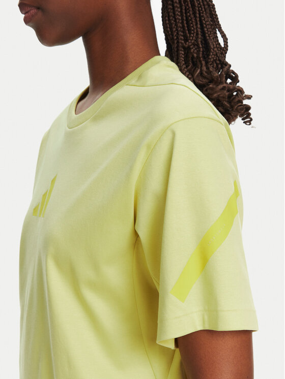 adidas adidas T-shirt Z.N.E. JC5400 Žuta Regular Fit