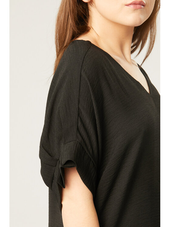 QUIOSQUE QUIOSQUE Halenka 19-TK-206 Černá Regular Fit