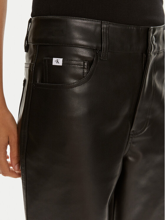 Calvin Klein Jeans Calvin Klein Jeans Műbőr nadrág J20J223548 Fekete Straight Fit