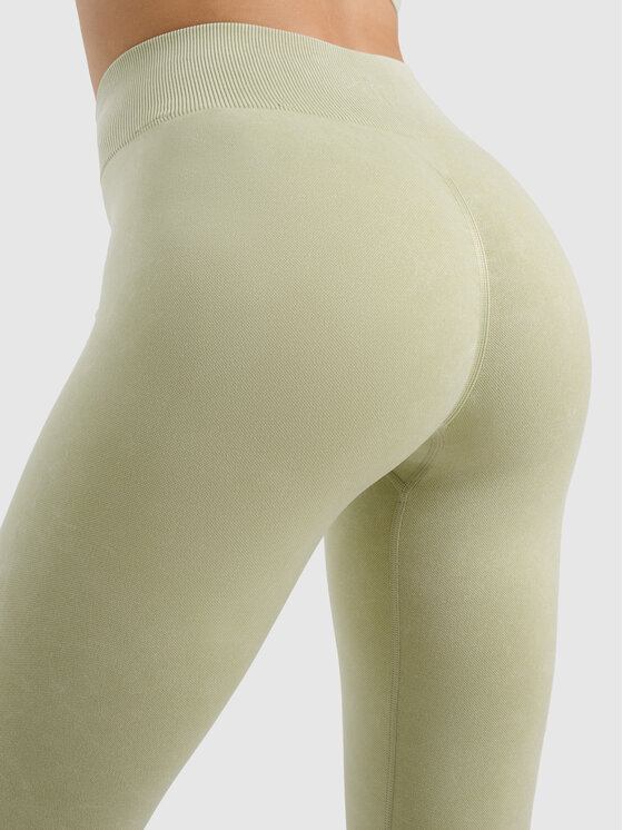 4F 4F Legginsy YOGA Zielony Slim Fit