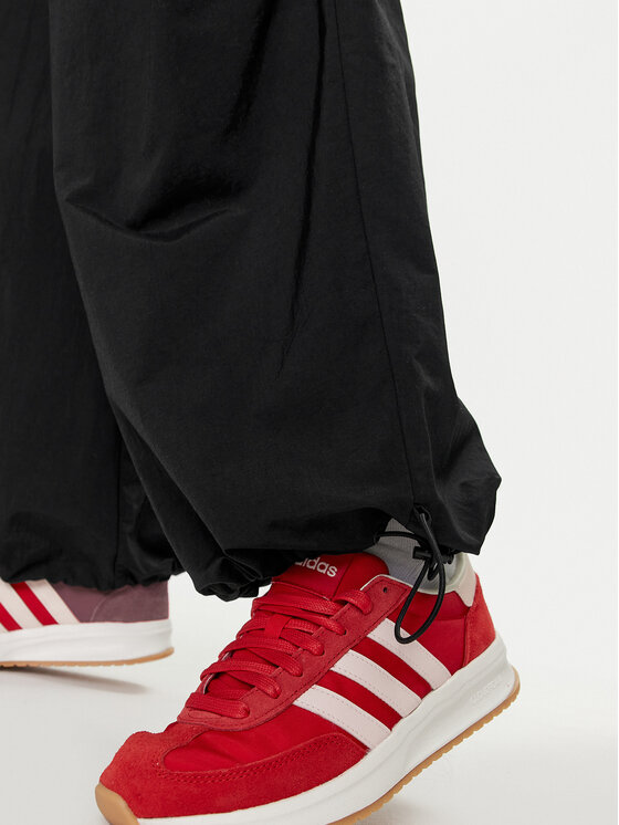 adidas adidas Долнище анцуг City Escape Woven Parachute IV9780 Черен Loose Fit