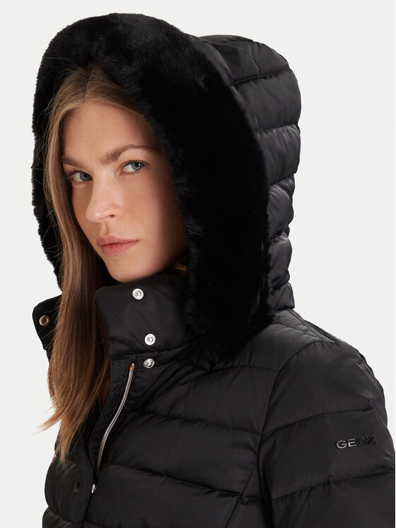 Geox Geox Vatovaná bunda Bettanie W5626H-T3122 F9000 Čierna Regular Fit