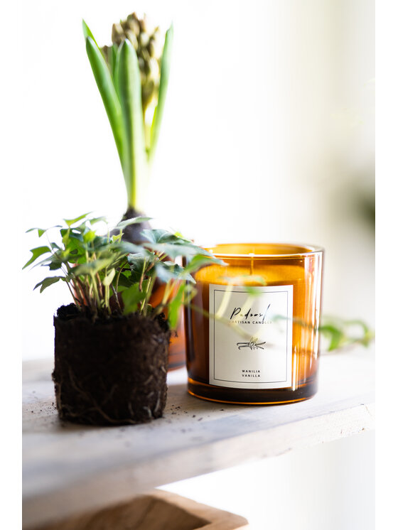 Padowski Artisan Candles Padowski Artisan Candles Świeca Wanilia - świeca sojowa w jasno bursztynowym szkle Brązowy