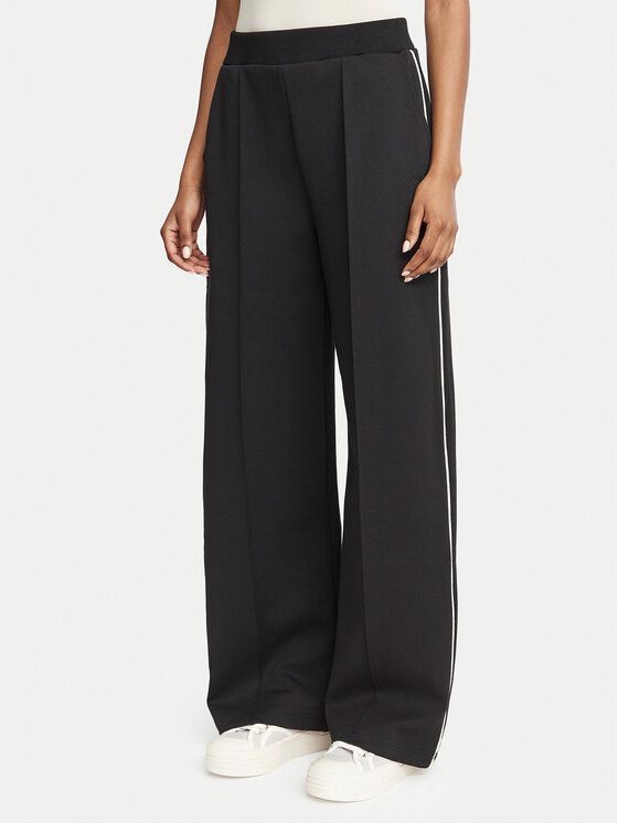 Guess Guess Spodnie dresowe V6BB05 K6265 Czarny Regular Fit