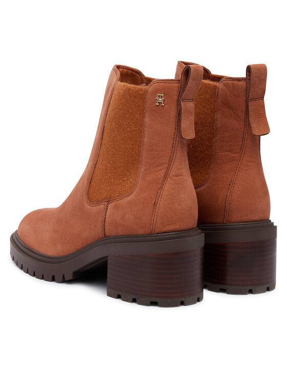 Tommy Hilfiger Tommy Hilfiger Škornji Th Nubuck Chelsea Cleated Heel FW0FW09158 Rjava