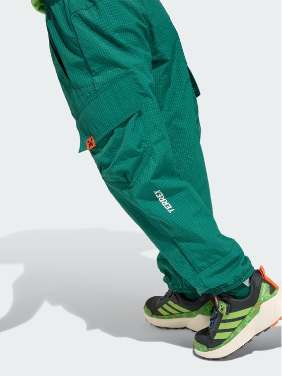 adidas adidas Spodnie outdoor 158837 Zielony Regular Fit