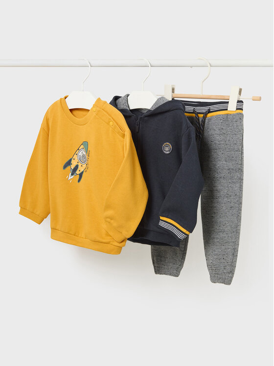 Completo felpa, maglietta e pantaloni Mayoral