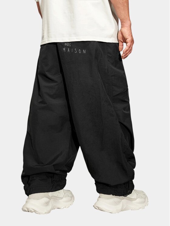 MADE BY SOCIETY MADE BY SOCIETY Spodnie materiałowe EMBER - P17772 Czarny Basic Fit