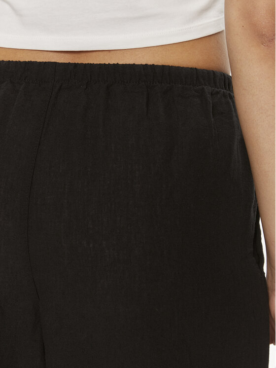 Gina Tricot Gina Tricot Hlače 19770 Crna Regular Fit