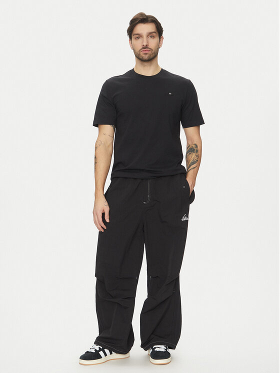 adidas adidas Спортивні штани Parachute JD5415 Чорний Loose Fit