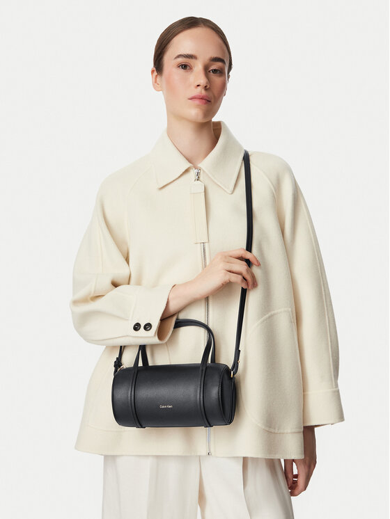 Calvin Klein Дамска чанта Foil Logo Small Duffle Bag LV04F3663G Черен
