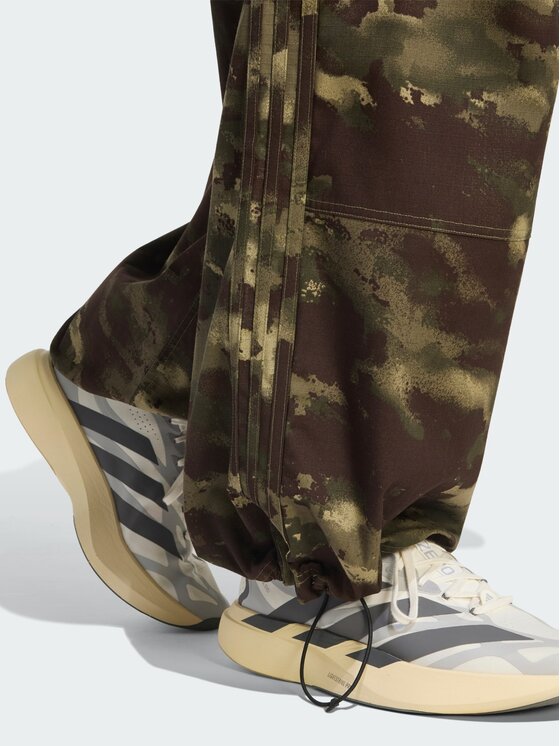 adidas adidas Spodnie materiałowe 165388 Zielony Loose Fit