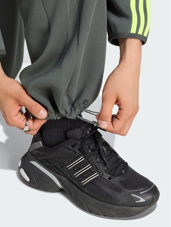 adidas adidas Spodnie materiałowe 168988 Szary Loose Fit