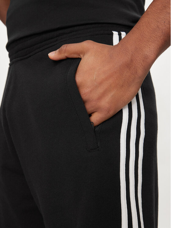 adidas adidas Športne kratke hlače adicolor 3-Stripes IU2337 Črna Regular Fit