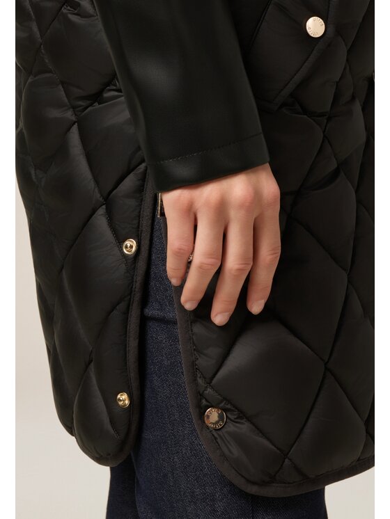 Oltre Oltre Bezrękawnik F637R001455N033 Czarny A-Line Fit