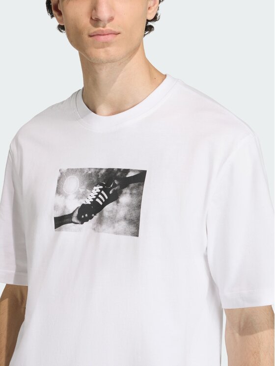 adidas adidas T-Shirt FRANCHISE TEE Biały Loose Fit