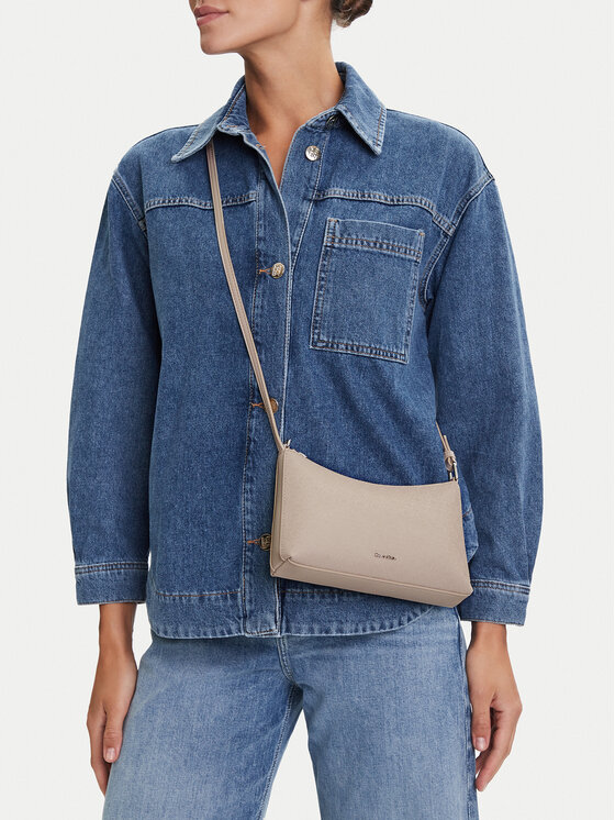 Calvin Klein Calvin Klein Τσάντα Ck Must Aop Conv Logo Jqd Strap LV04F3099G Μπεζ