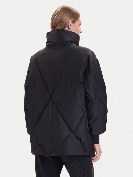 Guess Guess Kurtka zimowa V5BL13 WHHZ2 Czarny Regular Fit