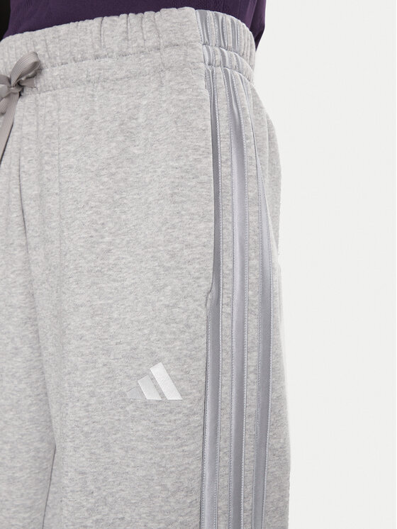adidas adidas Spodnji del trenirke Holiday 3-Stripes Fleece JM1888 Siva Loose Fit