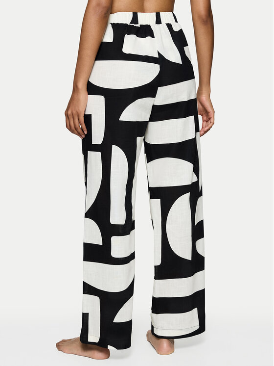 Triumph Triumph Текстилни панталони Summer 10222571 Черен Relaxed Fit