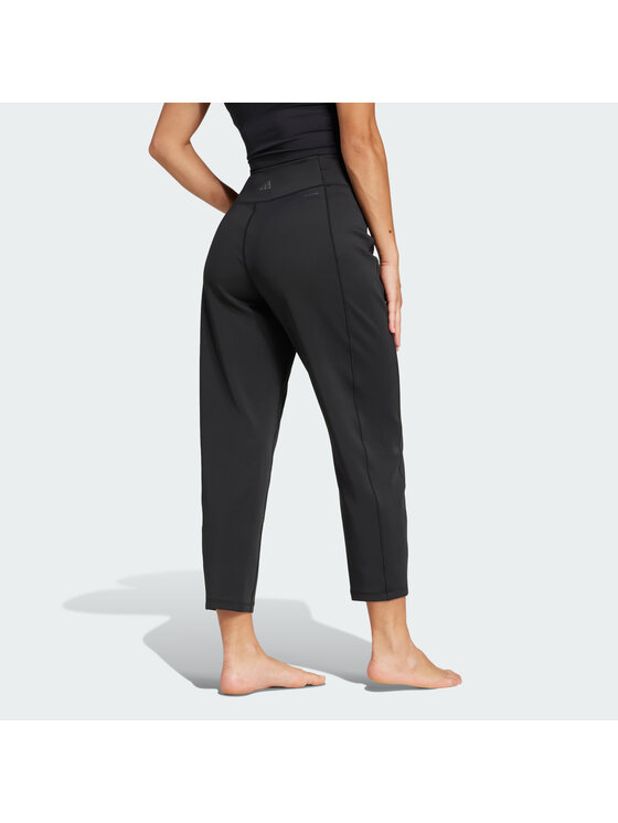 adidas adidas Spodnie dresowe All Me Yoga Essentials JL9361 Czarny Slim Fit