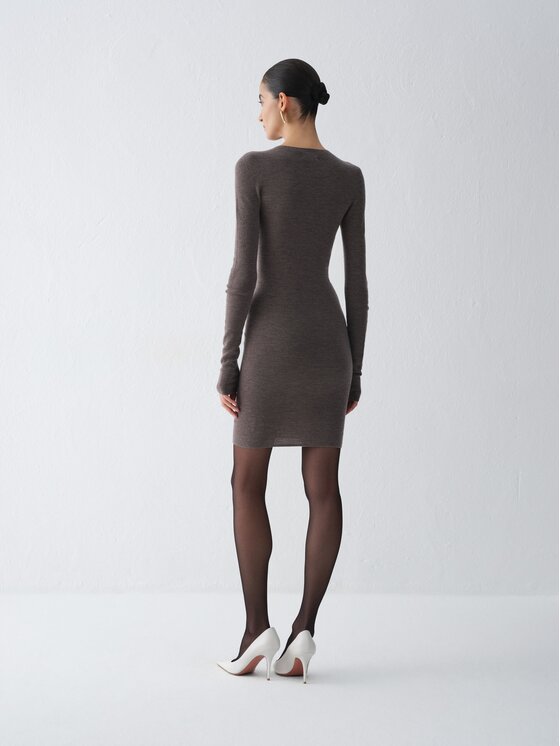 La Mania La Mania Sukienka dzianinowa POLLY Brązowy Basic Fit