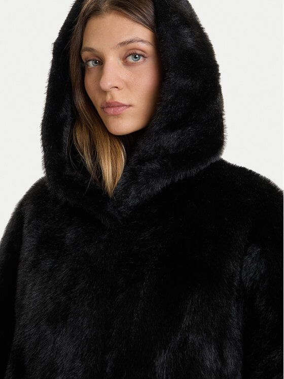 Rinascimento Rinascimento Pelliccia CFC0122225003 Nero Regular Fit