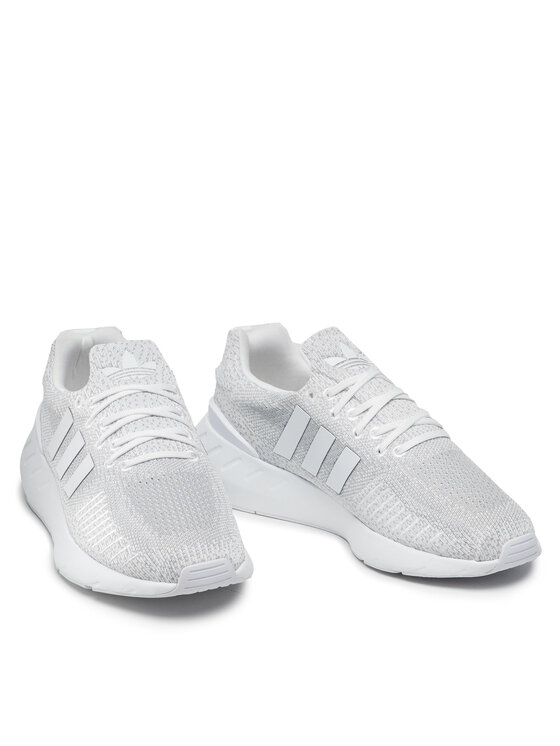 adidas adidas Sneakersy Swift Run 22 GZ3499 Šedá