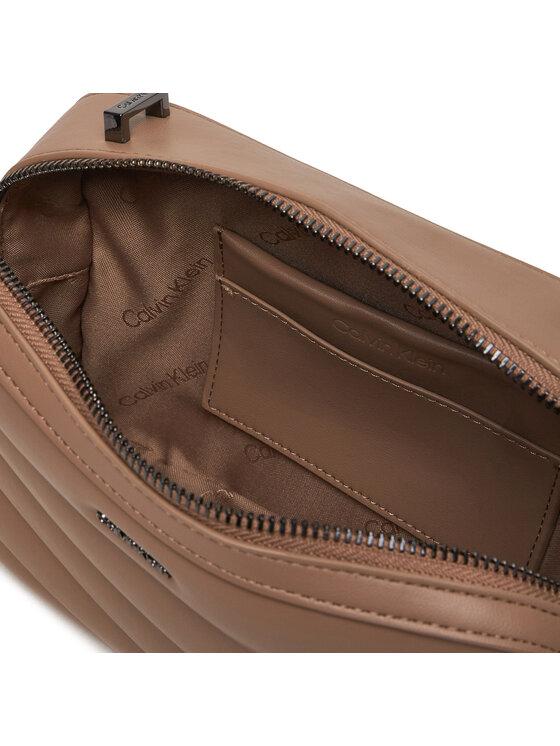 Calvin Klein Calvin Klein Ročna torba Line Quilt Camera Bag K60K612114 Rjava