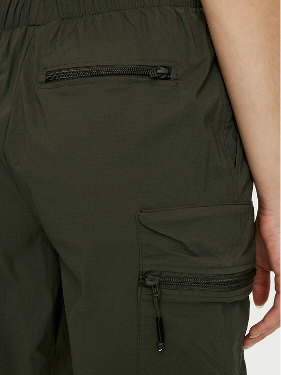 Rains Rains Szorty sportowe Tomar Shorts 19310 Zielony Regular Fit