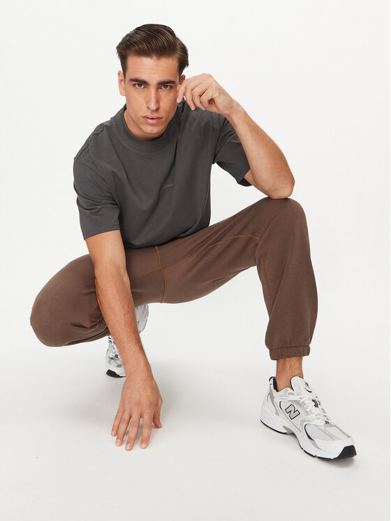 New Balance New Balance T-Shirt Athletics Linear T-Shirt MT33560 Czarny Regular Fit