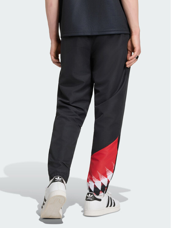 adidas adidas Spodnie dresowe Manchester United Stadium Czarny Slim Fit