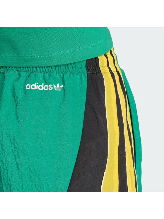 adidas adidas Szorty materiałowe 159070 Zielony Loose Fit