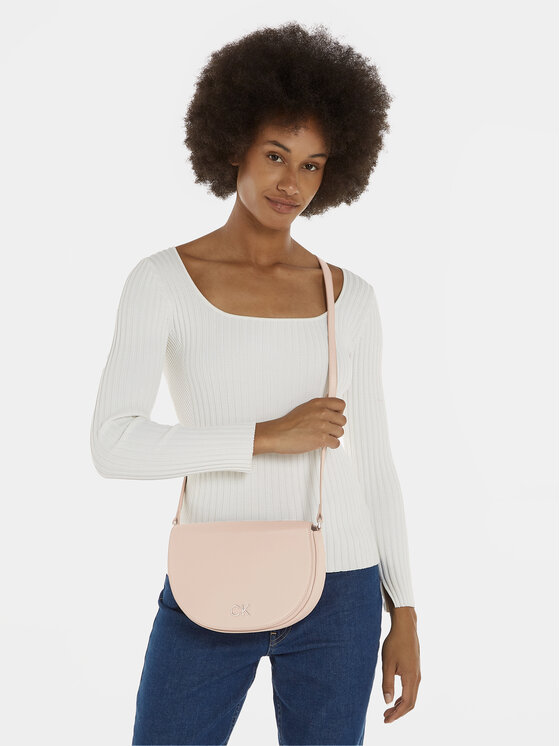 Calvin Klein Calvin Klein Ročna torba Ck Daily Saddle Bag_Pearlized K60K611883 Siva