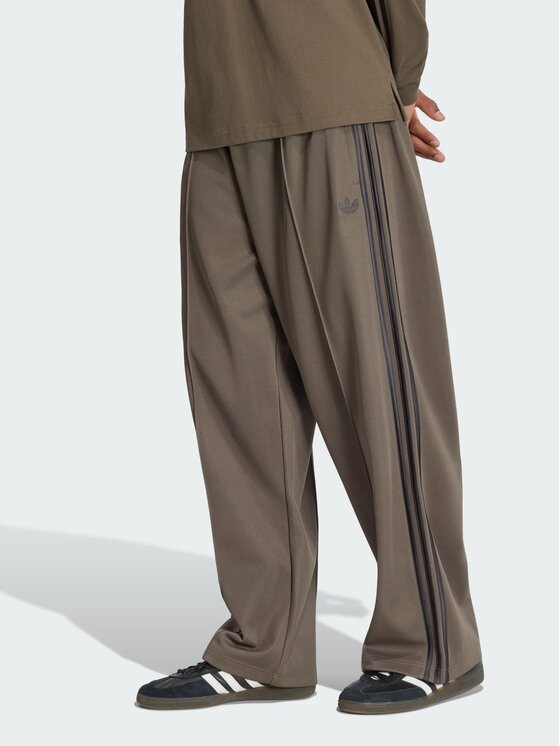adidas adidas Spodnie dresowe 164743 Brązowy ciemny Oversize