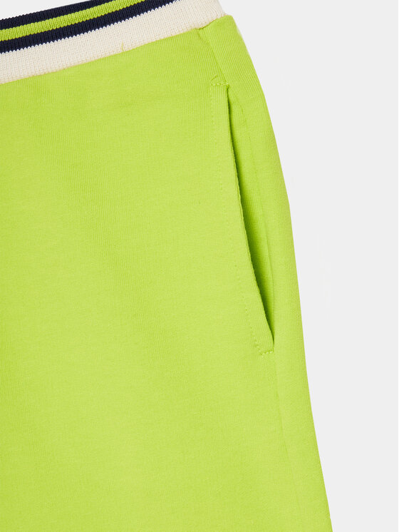 United Colors Of Benetton United Colors Of Benetton Szorty sportowe 3BC1C902J Zielony Regular Fit
