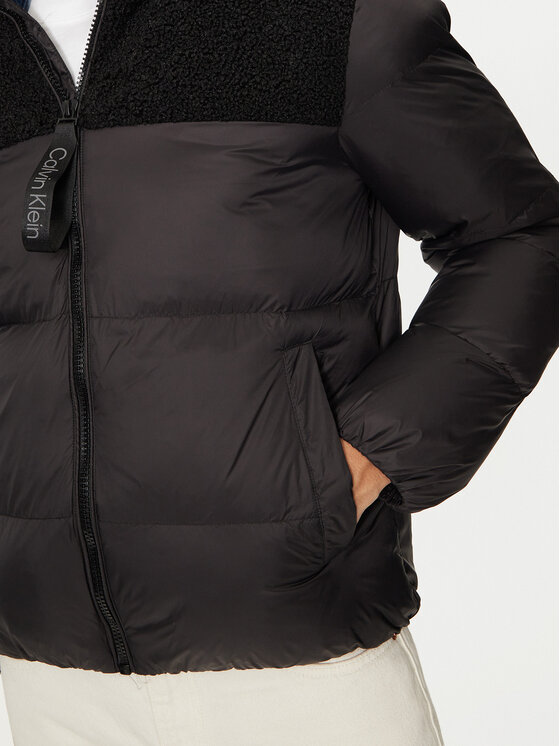 Calvin Klein Jeans Calvin Klein Jeans Žieminė striukė J30J326091 Juoda Regular Fit
