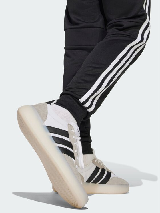 adidas adidas Spodnie materiałowe Tiro Czarny Regular Fit