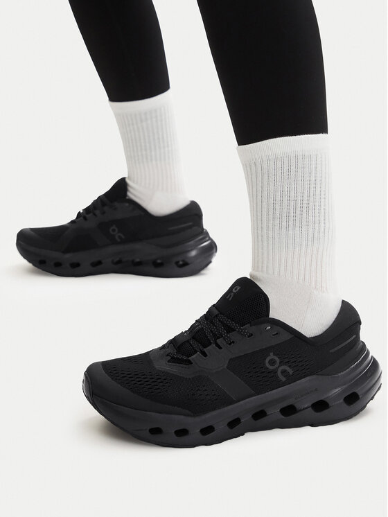 On On Běžecké boty Cloudrunner 3 3WG10051043 Černá