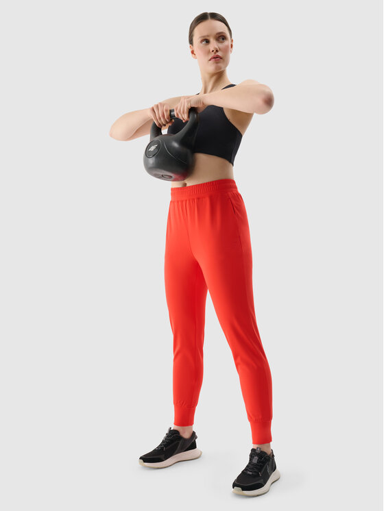 4F 4F Spodnie dresowe BASIC+ Czerwony Regular Fit