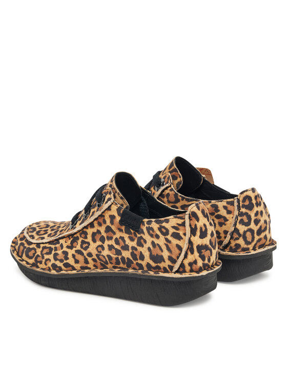 Clarks Clarks Κλειστά παπούτσια Funny Dream 26183040 Καφέ