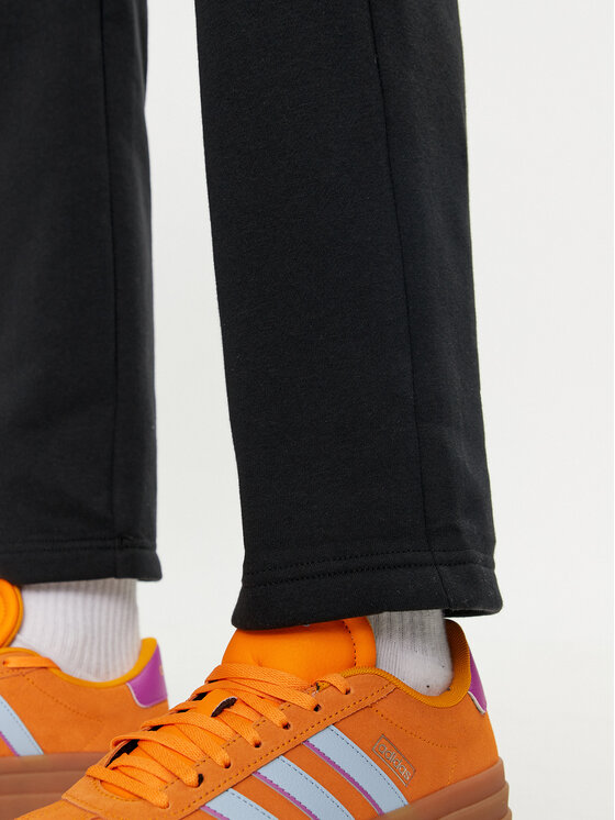adidas adidas Teplákové nohavice Essentials Small Logo IW0221 Čierna Regular Fit