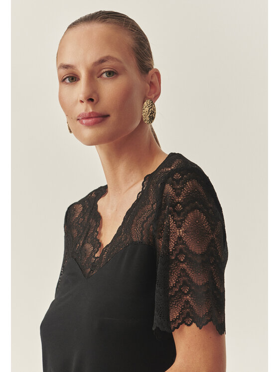 TATUUM TATUUM Bluzka LACEY Czarny Classic Fit