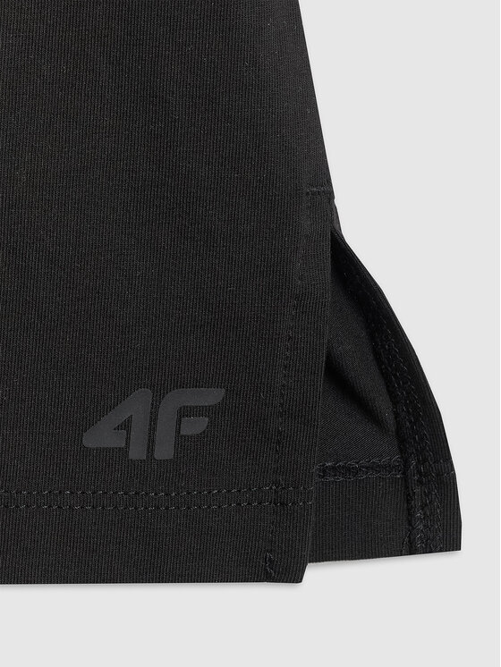 4F 4F T-Shirt BASIC+ Czarny Loose Fit