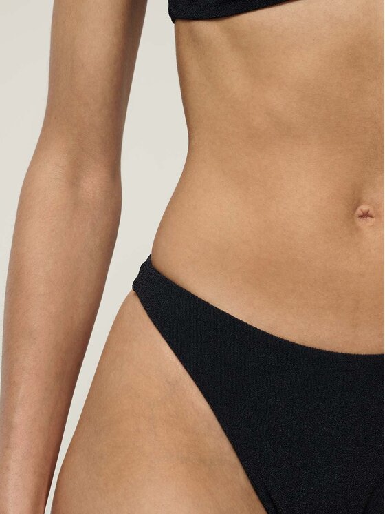La Mania La Mania Szorty sportowe LUCIA Czarny Classic Fit