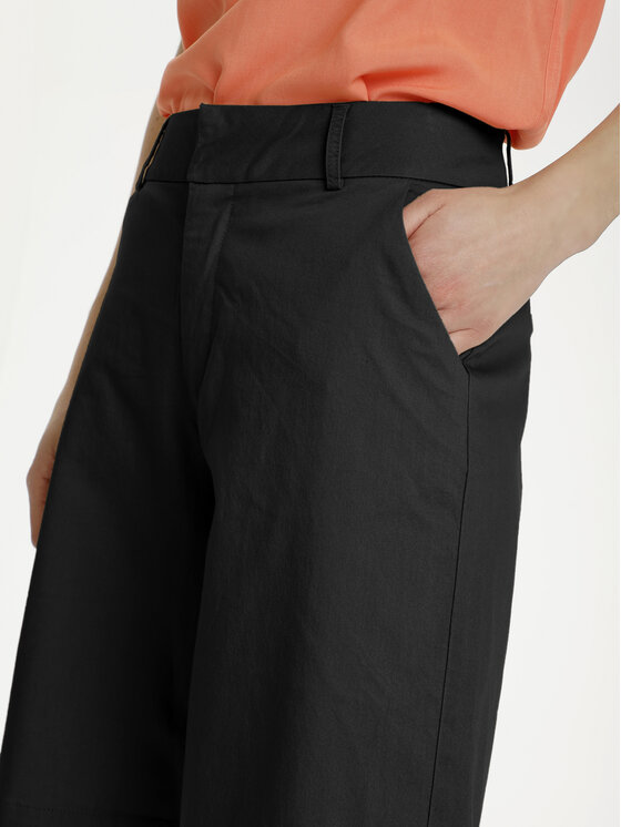 Kaffe Kaffe Шорти от плат Lea 10505457 Черен Regular Fit