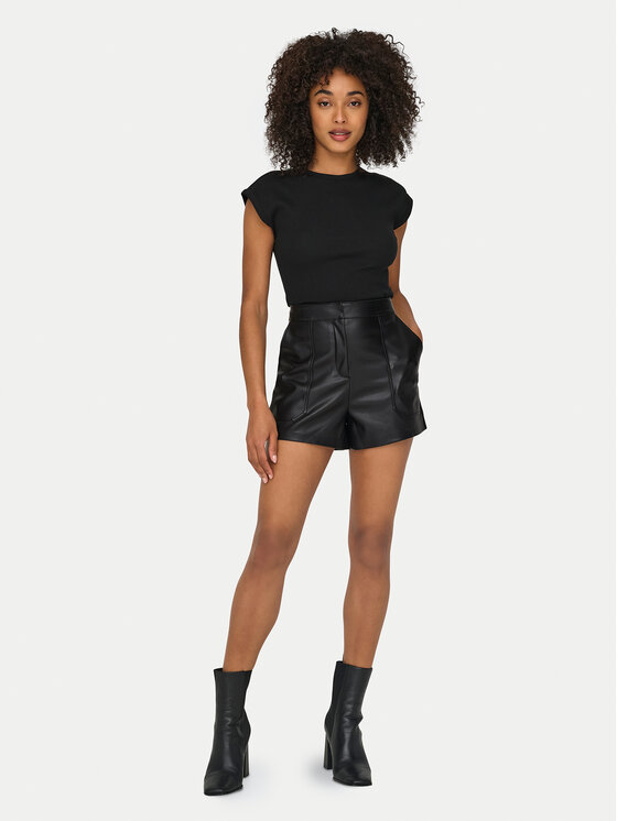 ONLY ONLY Шорти зі штучної шкіри Tricia 15287184 Чорний Baggy Fit